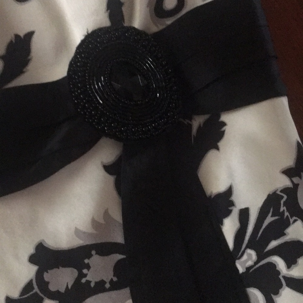 Blouse - Picture 2 of 3